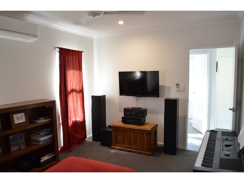 6 Twin Creek Court, Cannonvale QLD 4802