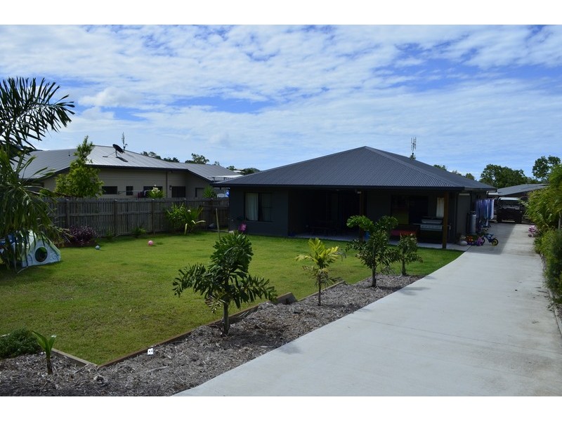 6 Twin Creek Court, Cannonvale QLD 4802
