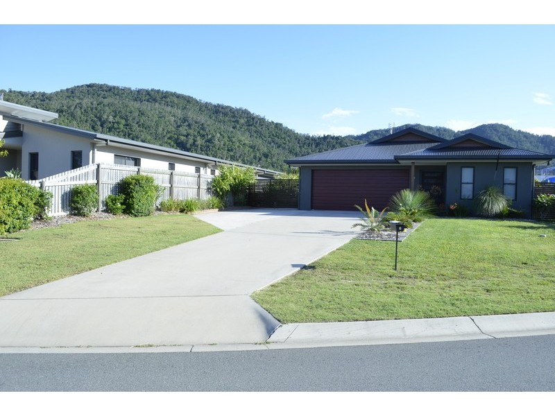 6 Twin Creek Court, Cannonvale QLD 4802