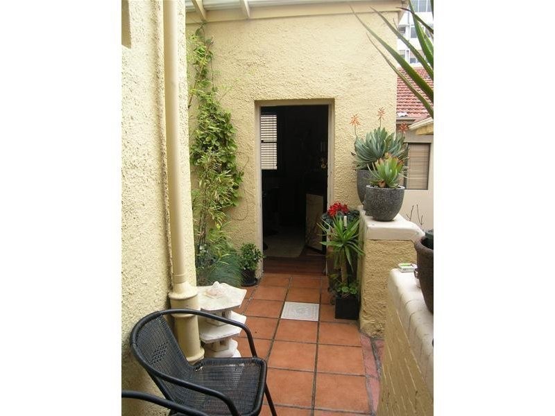 1/16-17 Marine Parade, St Kilda VIC 3182