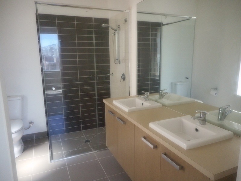 97 Broadbeach Circuit, Point Cook VIC 3030