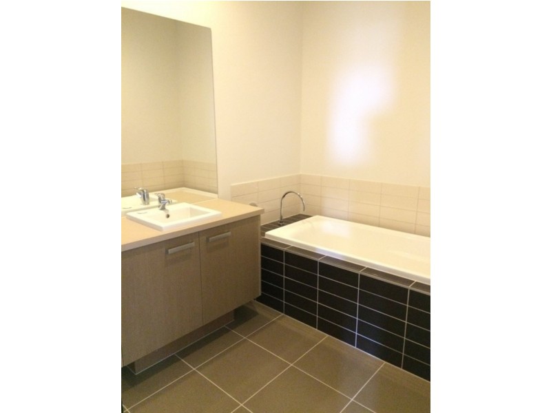 97 Broadbeach Circuit, Point Cook VIC 3030