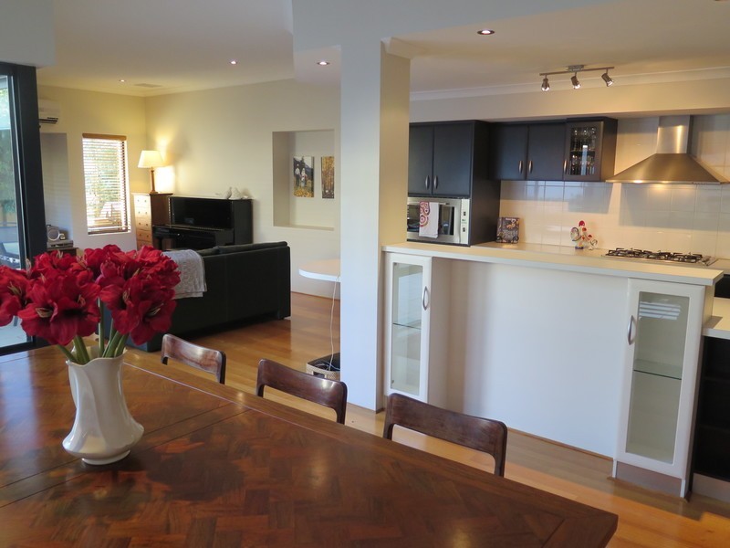 59 Cloister Avenue, Manning WA 6152