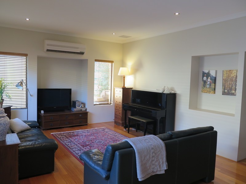 59 Cloister Avenue, Manning WA 6152