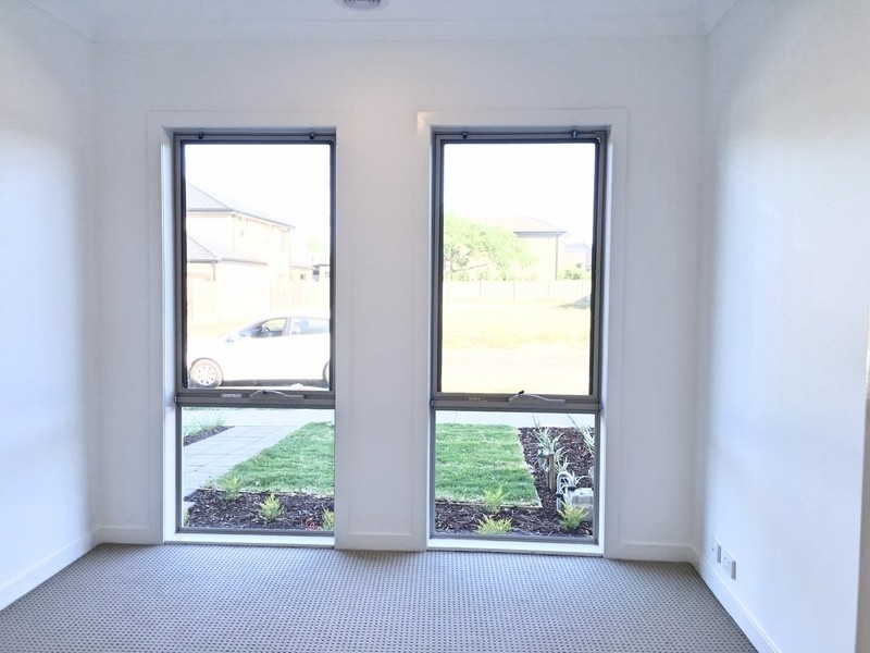 30 Cascade Terrace, Craigieburn VIC 3064