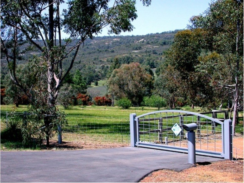 156 Loton Rd, Millendon WA 6056