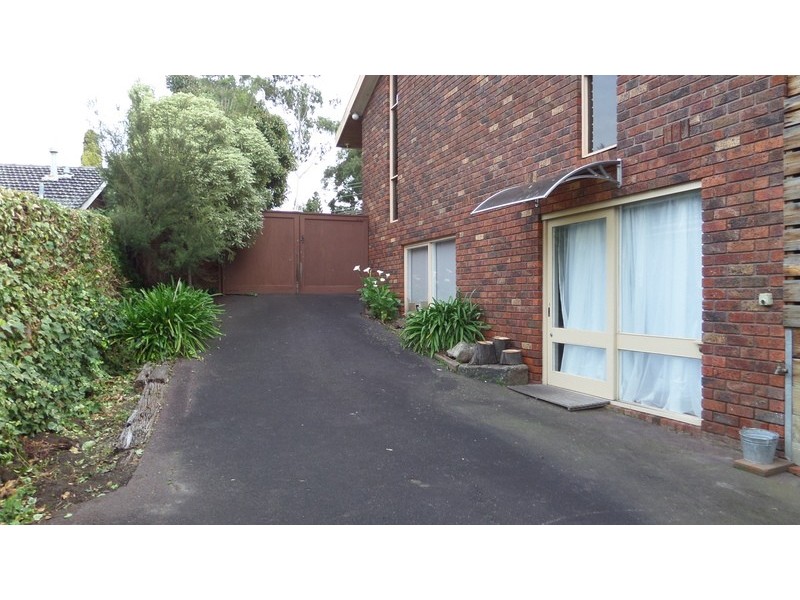 37 Sinclair Avenue, Templestowe Lower VIC 3107