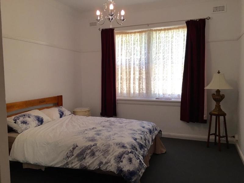 14 Ellerslie Place, Toorak VIC 3142