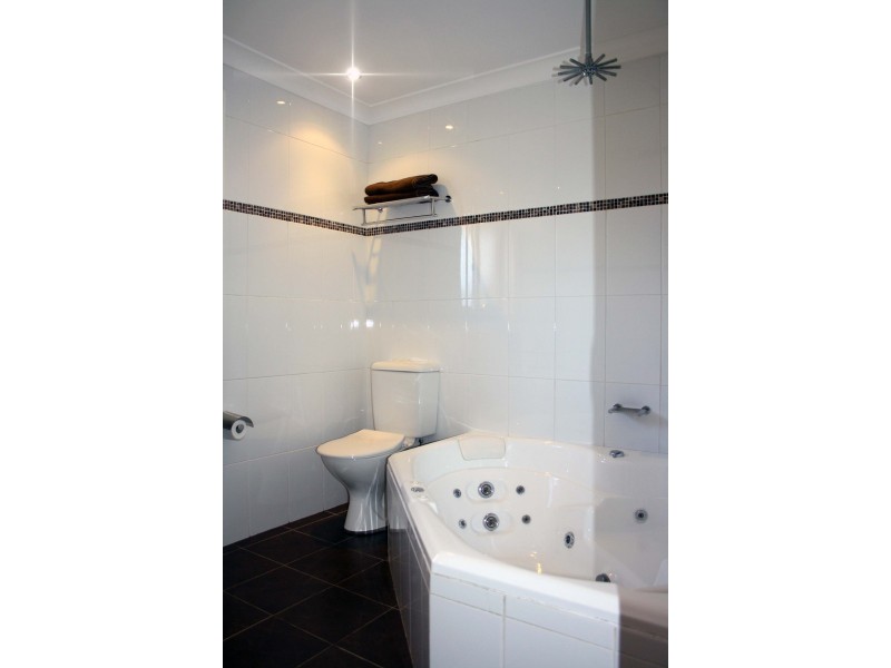 50 Province Street, Abbotsbury NSW 2176