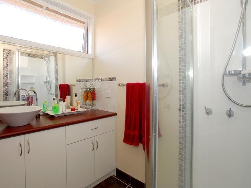 2/616 Barkly Street, West Footscray VIC 3012