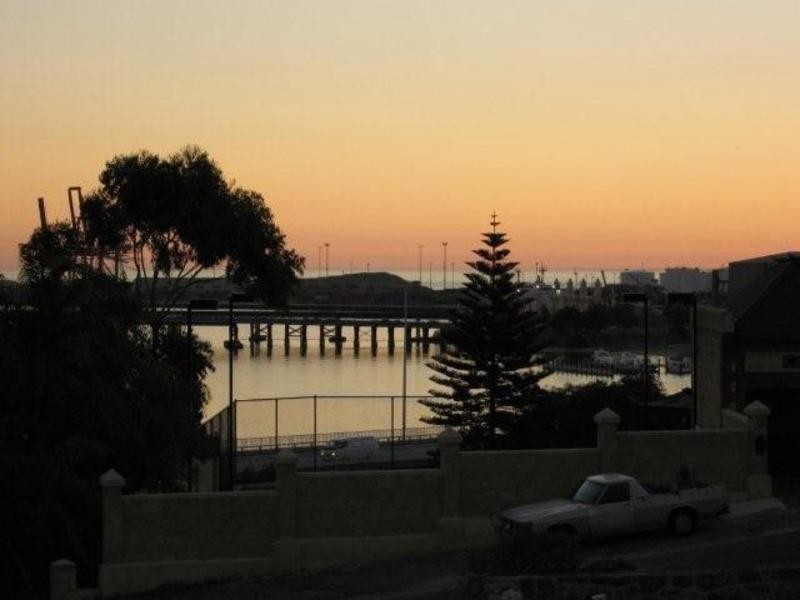 6/2 Angwin Street, East Fremantle WA 6158