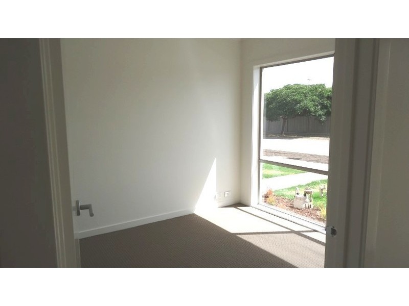 24 Cascade Terrace, Craigieburn VIC 3064