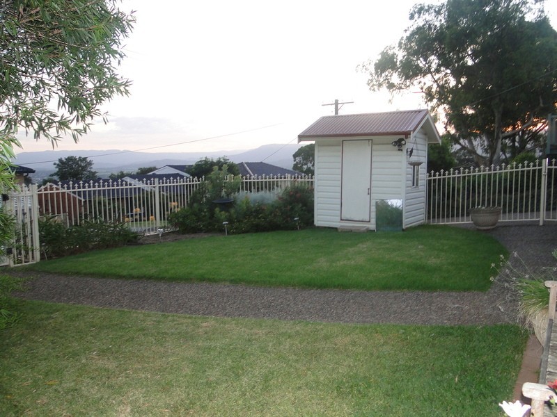 7 Loch Carron Avenue, Farmborough Heights NSW 2526