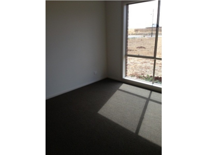 17 Carramar Drive, Melton West VIC 3337