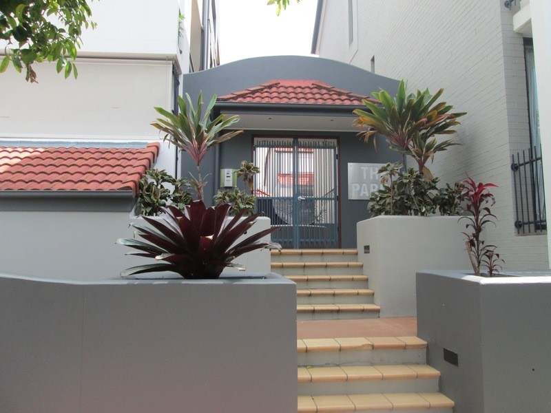 16/120  SYDNEY  STREET, New Farm QLD 4005