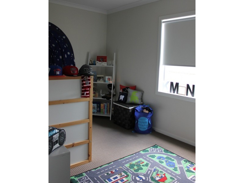 16 Faircroft Drive, Brookfield VIC 3338