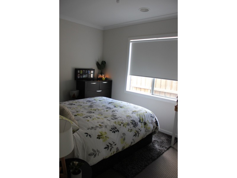 16 Faircroft Drive, Brookfield VIC 3338