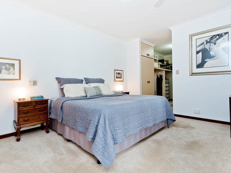 21 Unwin Crescent, Salter Point WA 6152