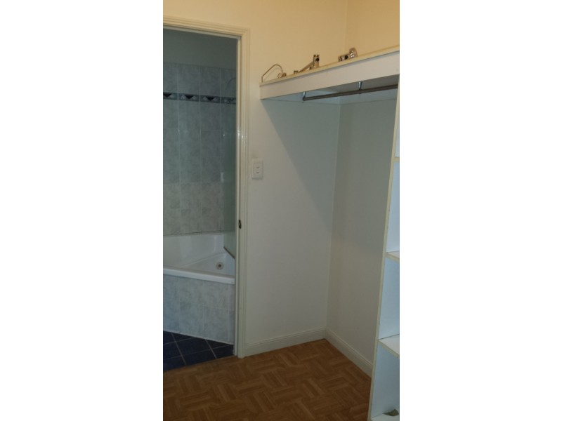 270 Robert Road, Bentley Park QLD 4869