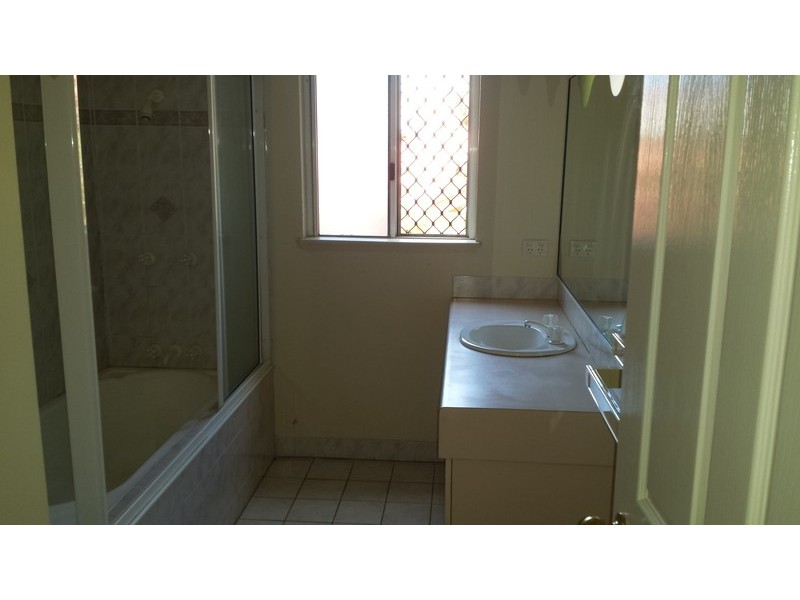 270 Robert Road, Bentley Park QLD 4869