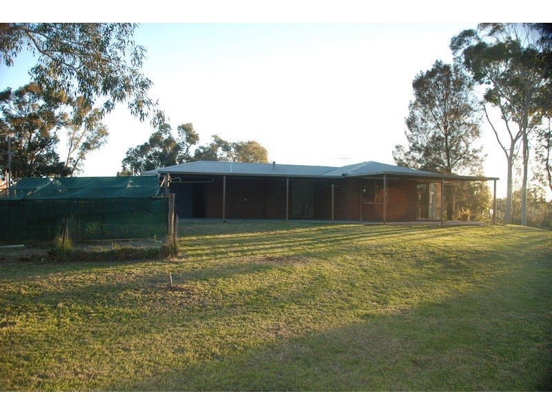 10 Whitehall Rd, Hazelmere WA 6055