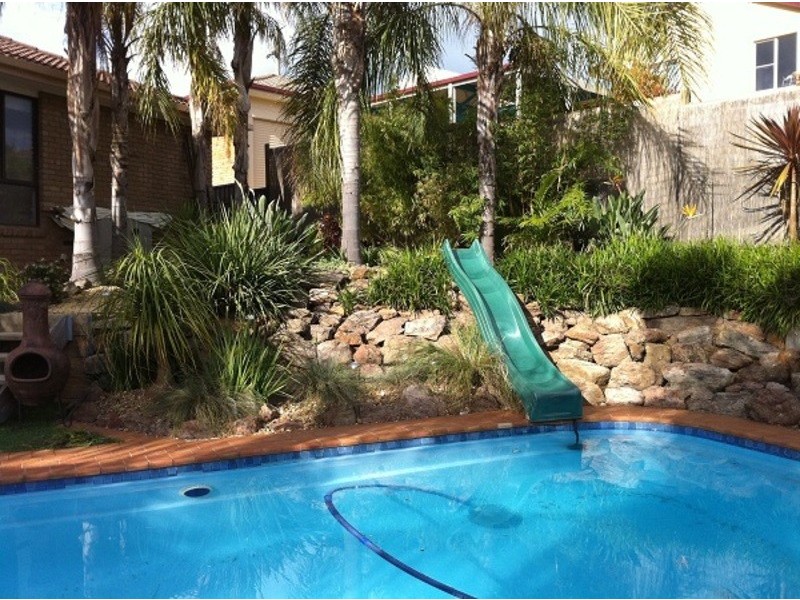 6 Hillcrest Avenue, Bellbridge VIC 3691