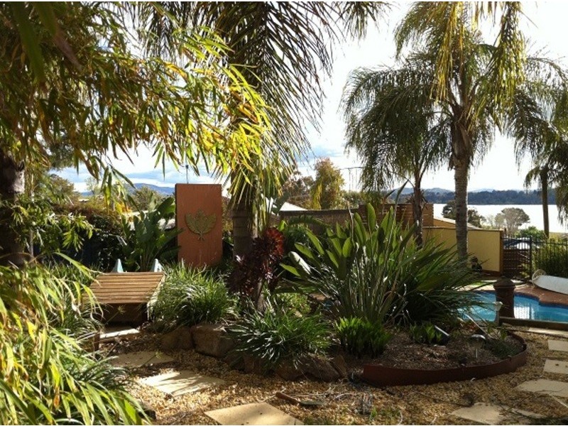 6 Hillcrest Avenue, Bellbridge VIC 3691