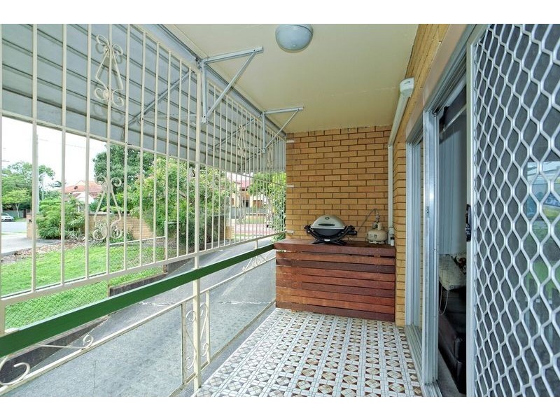 1/339 Cavendish Road, Coorparoo QLD 4151