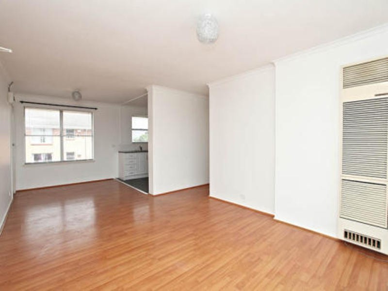 6/2 mclennans place, Preston VIC 3072