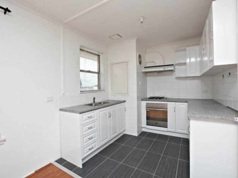 6/2 mclennans place, Preston VIC 3072