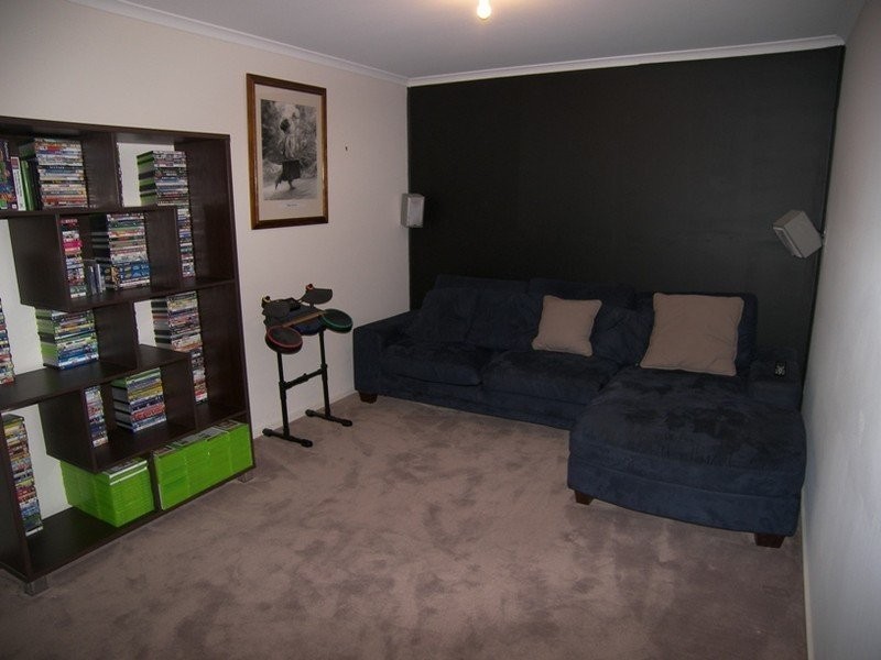 27  Banff St, Burton SA 5110
