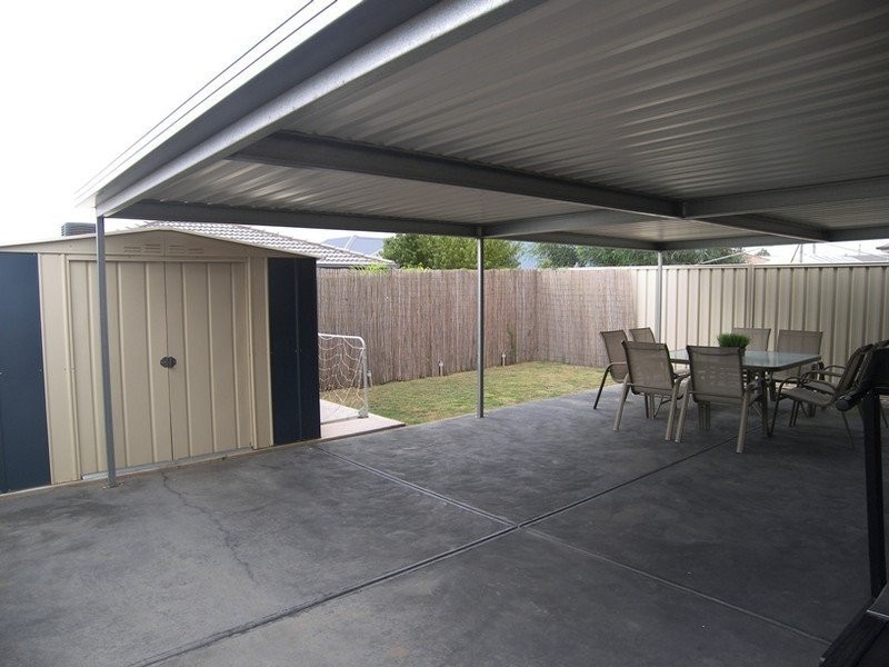 27  Banff St, Burton SA 5110