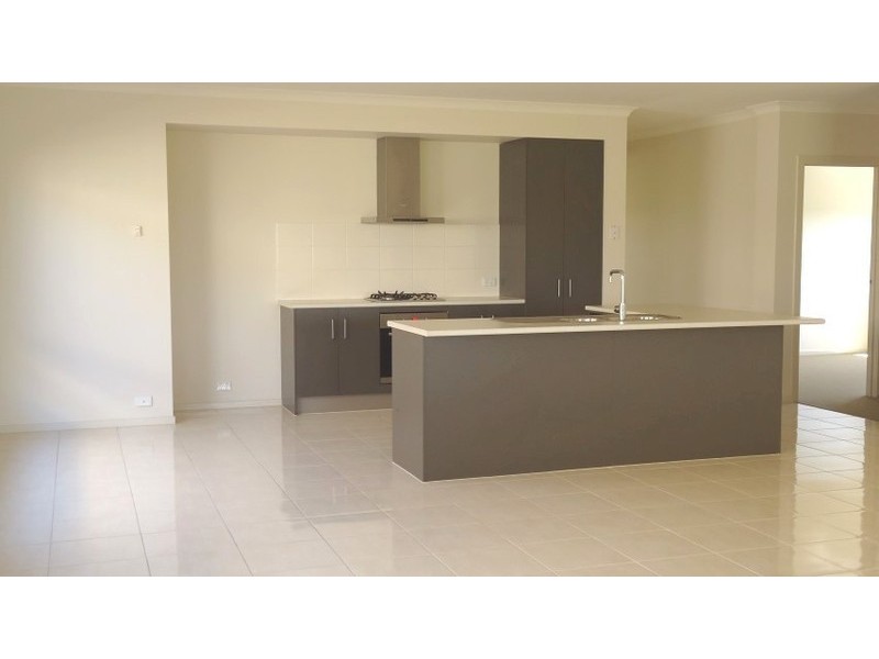 192 Sandhurst Boulevard, Sandhurst VIC 3977