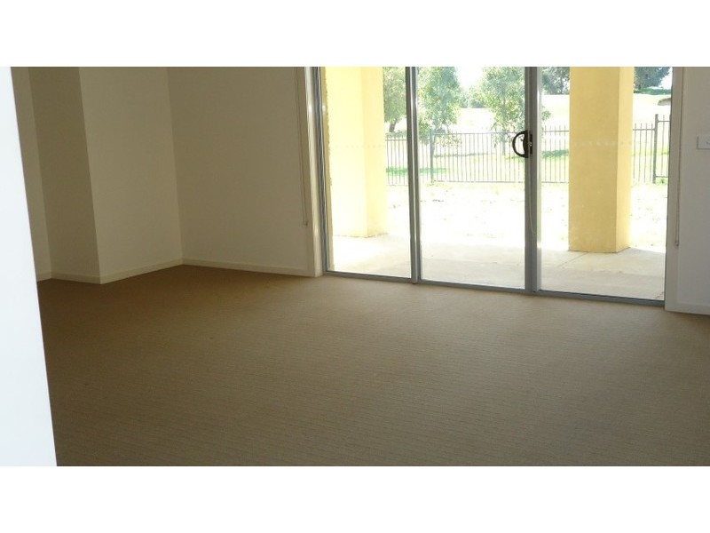 192 Sandhurst Boulevard, Sandhurst VIC 3977