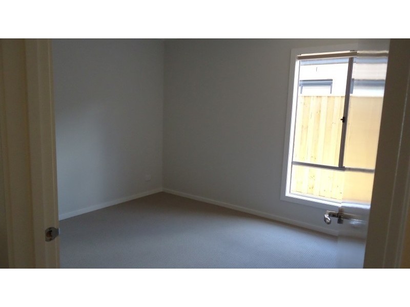 18 Chamberlain Way, Williams Landing VIC 3027