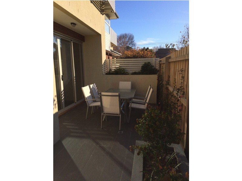 2/66 Fisher Street, Malvern East VIC 3145
