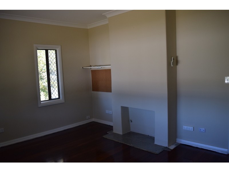 33 Bushby Street, Midvale WA 6056