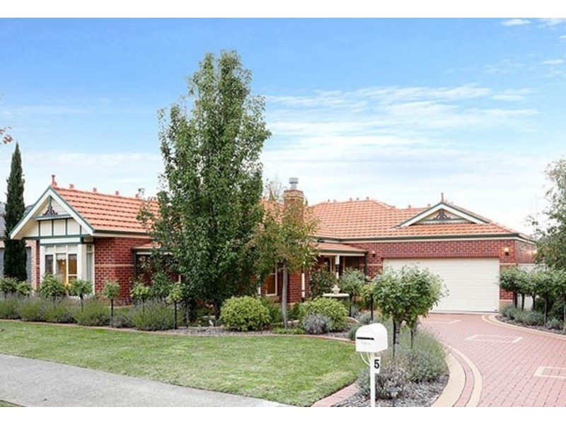 5 Mandurah Chase, Berwick VIC 3806