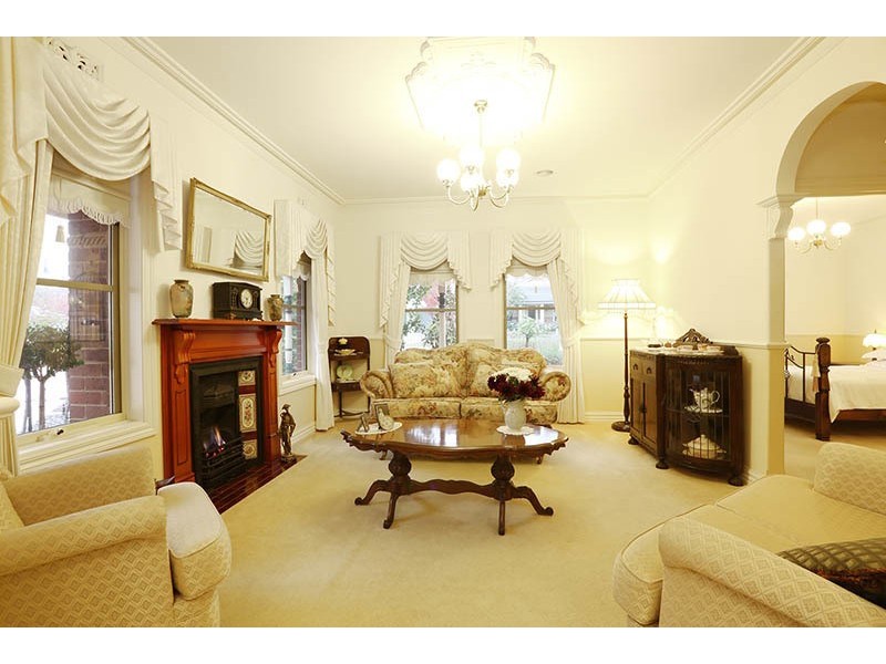 5 Mandurah Chase, Berwick VIC 3806