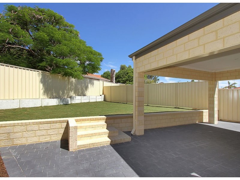 86 Mullaloo Drive, Kallaroo WA 6025