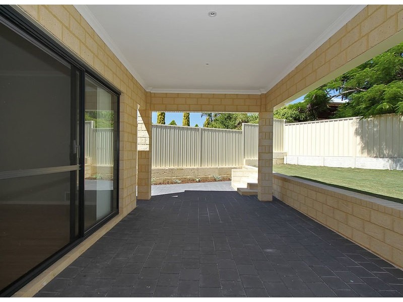 86 Mullaloo Drive, Kallaroo WA 6025