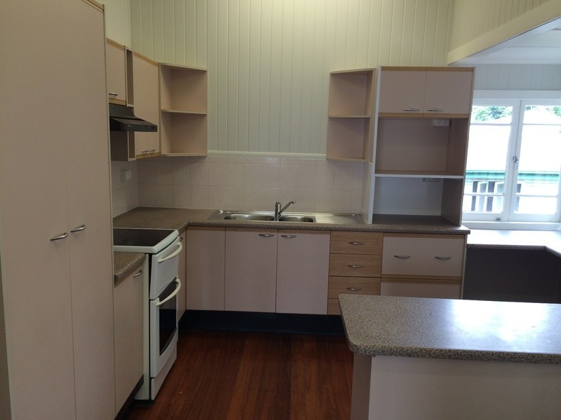 33 Pease Street, Cairns QLD 4870