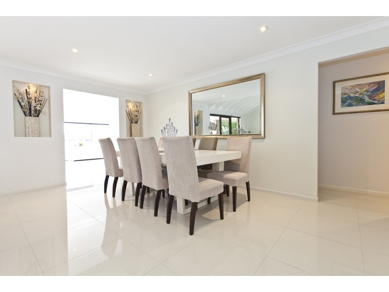 11 Diplacus Drive, Palm Beach QLD 4221