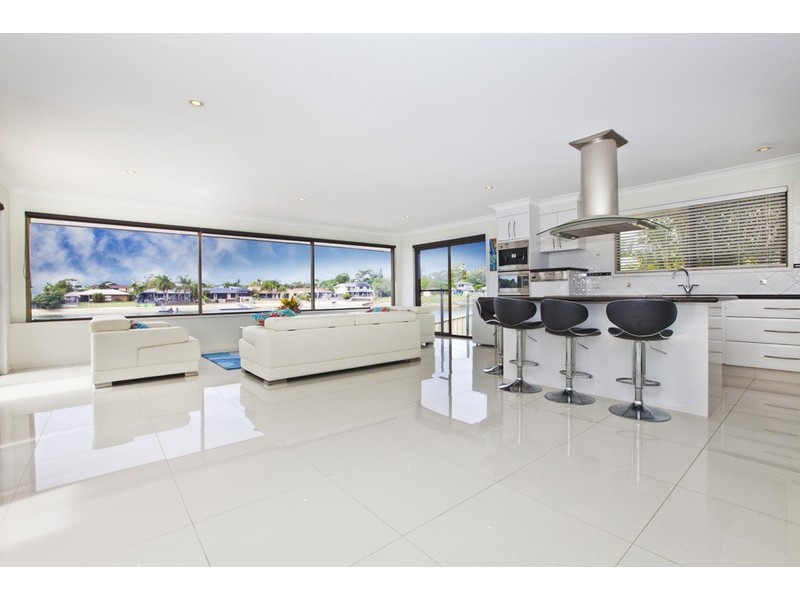 11 Diplacus Drive, Palm Beach QLD 4221