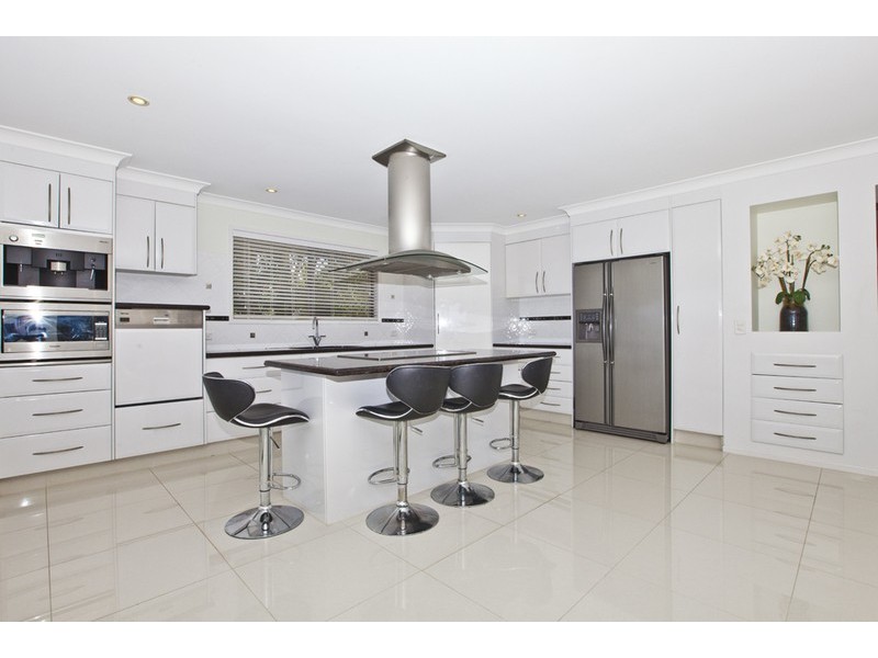 11 Diplacus Drive, Palm Beach QLD 4221