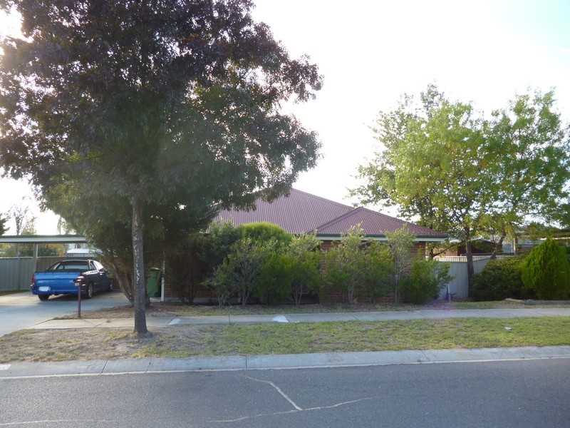 12 Bel-Air Street, West Wodonga VIC 3690