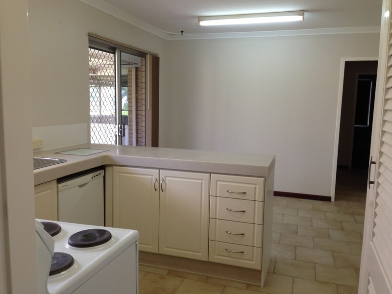 15 Banksia Circle, Thornlie WA 6108