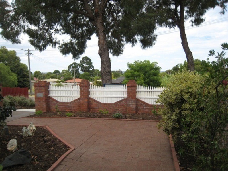 1B Hatton Court, Bassendean WA 6054