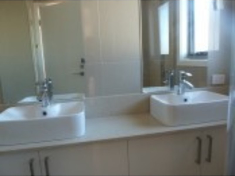 1/12 South Avenue, Altona Meadows VIC 3028