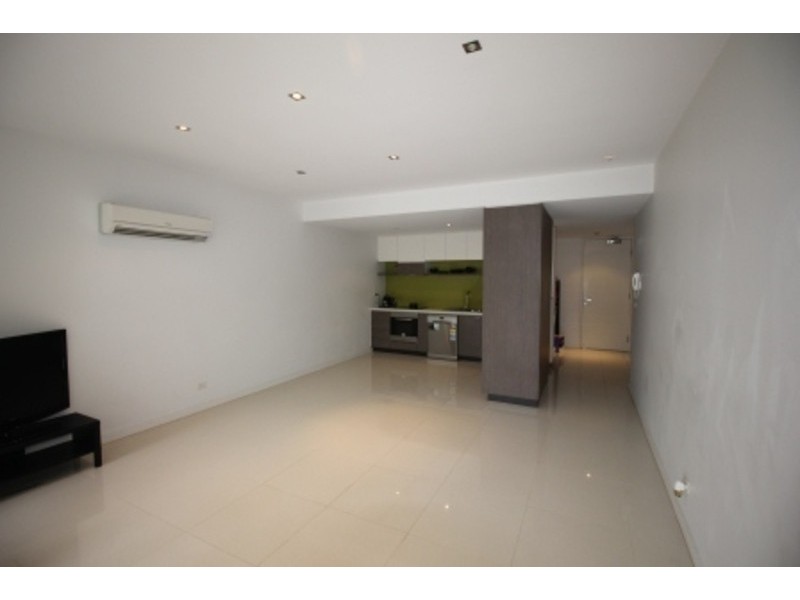 8/2 Eucalyptus Drive, Maidstone VIC 3012